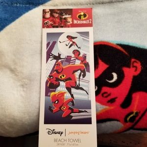 NWT Disney's Incredibles 2 Bath & Beach Towel 58x2